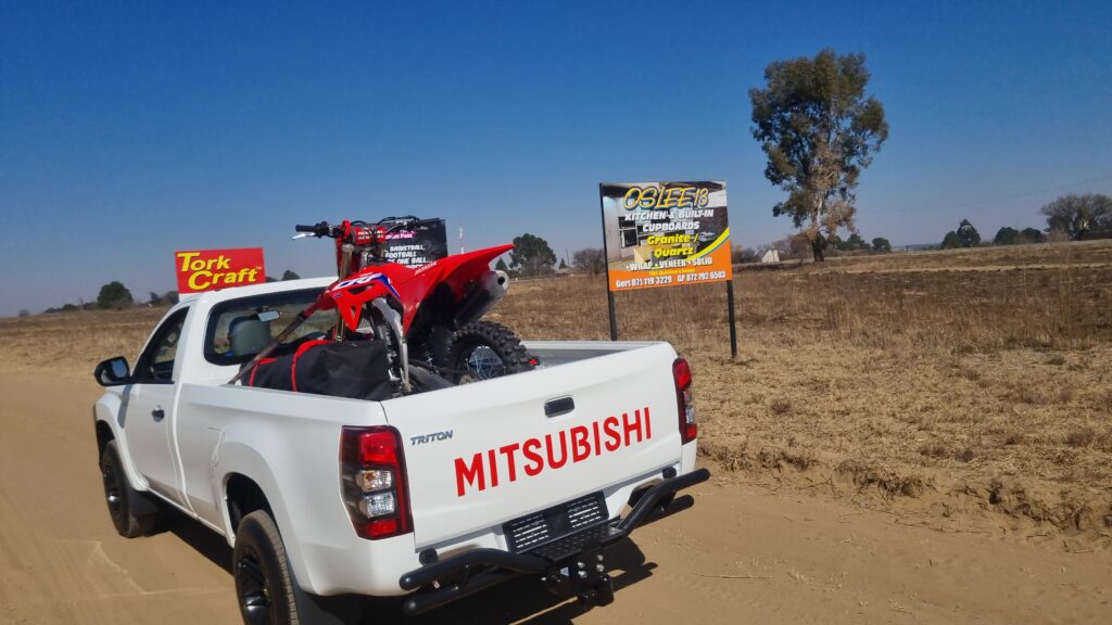 mitsubishi triton