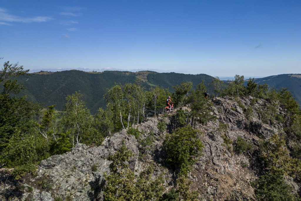 Manuel Lettenbichler (DEU) of the RED BULL KTM FACTORY RACING team performs during the third off road day of FIM Hard Enduro World Championship 2023 Stop 3 - Red Bull Romaniacs in Sibiu, Romania on  July 28, 2023. // Mihai Stetcu / Red Bull Content Pool // SI202307280666 // Usage for editorial use only //
