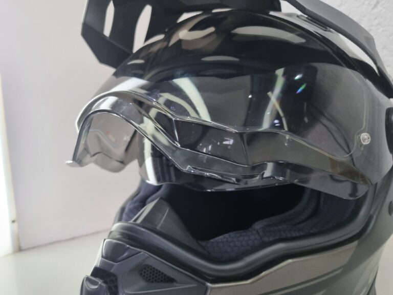 The visor is brilliant as it does not move around due to its shape