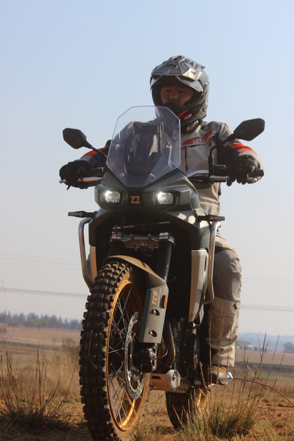 Kove 800