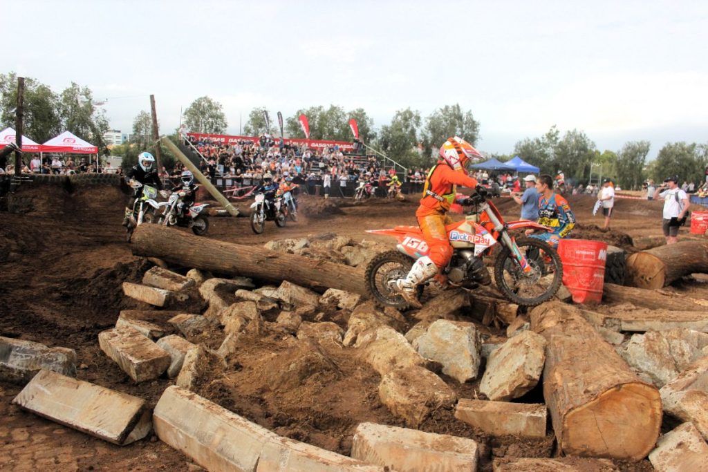S.A Super Enduro X Round 1.