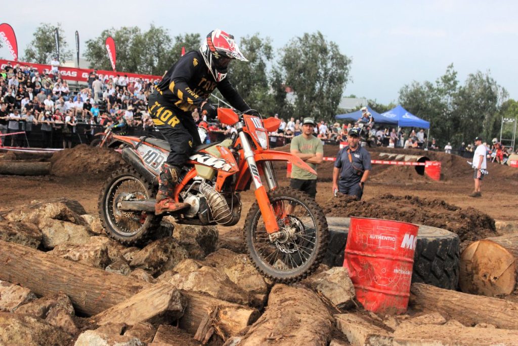 S.A Super Enduro X Round 1.