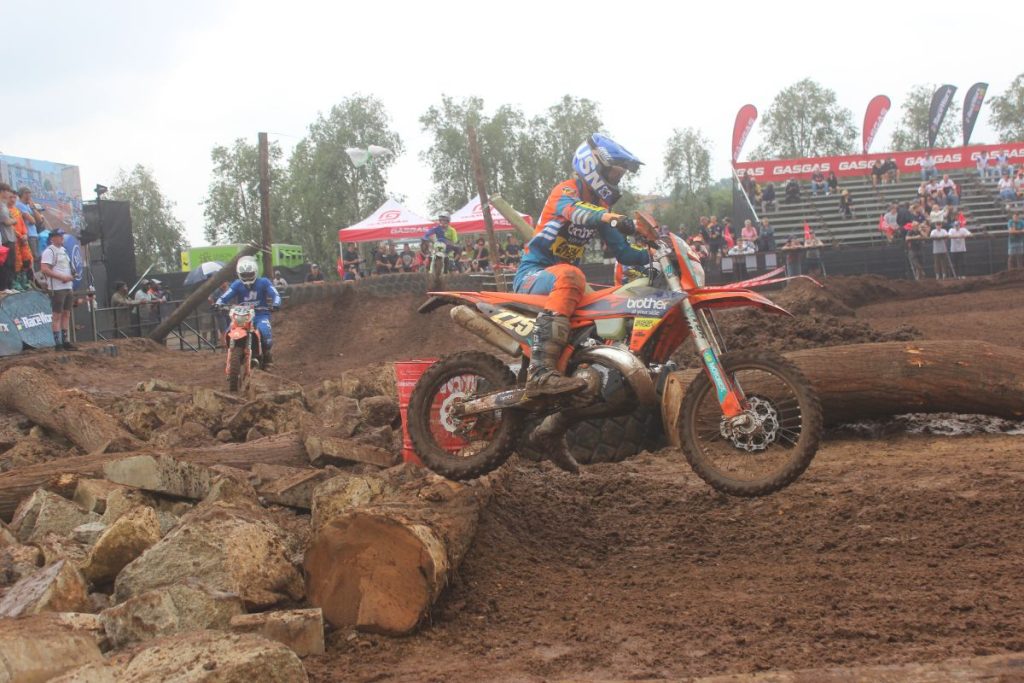 S.A Super Enduro X Round 1.