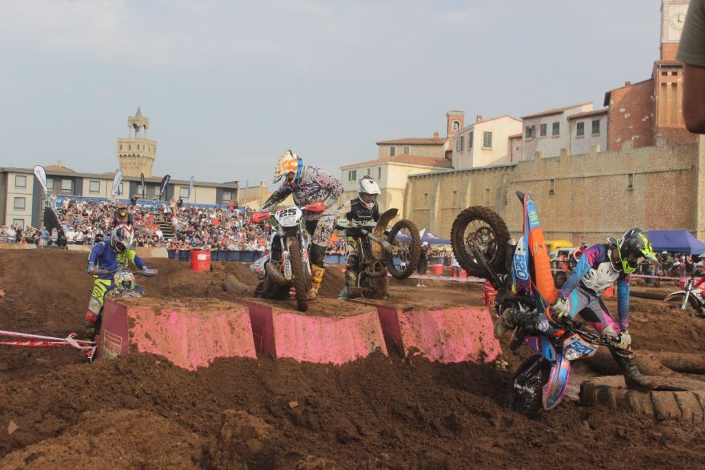 S.A Super Enduro X Round 1.