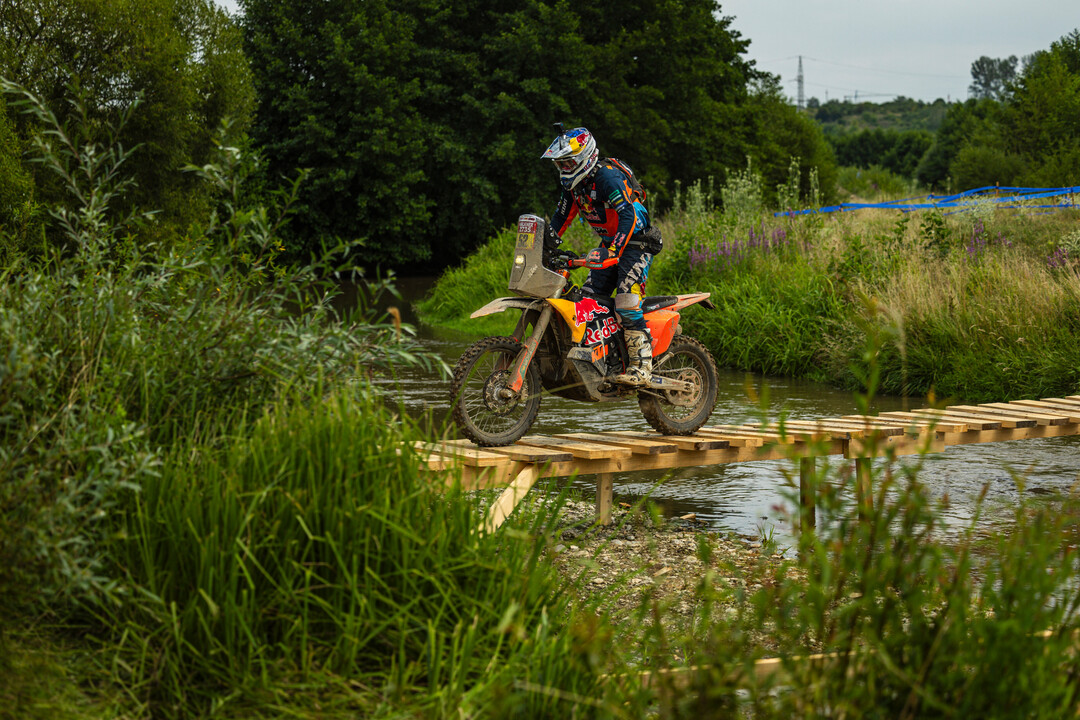 Matthias Walkner  (AUT) performs during the third off-road day at Red Bull Romaniacs in Sibiu, Romania on July 25, 2025. // Attila Szabo / Red Bull Content Pool // SI202507251086 // Usage for editorial use only //