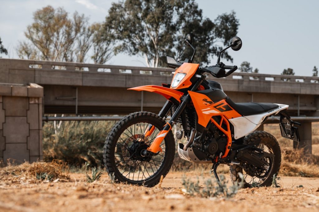 2025 KTM 390
