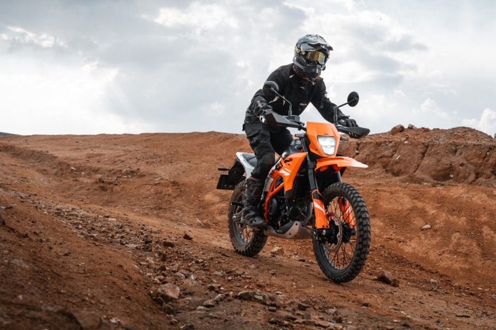 2025 KTM 390