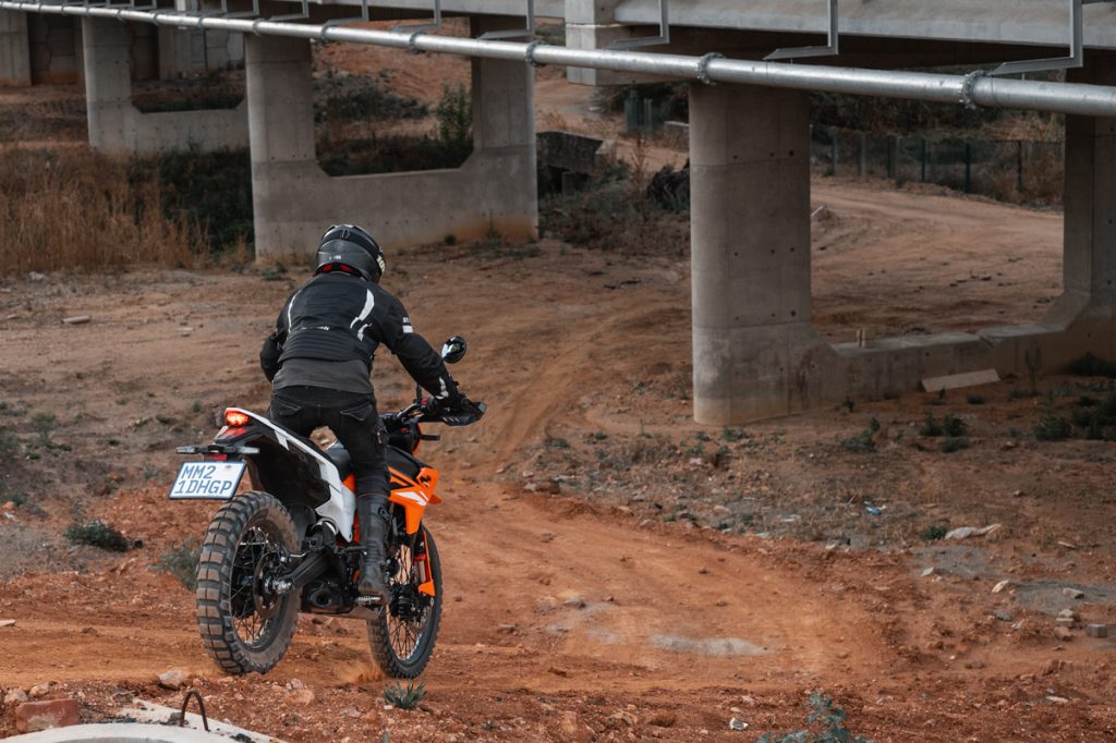 2025 KTM 390