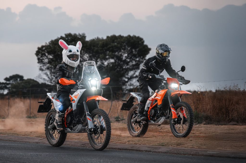 2025 KTM 390