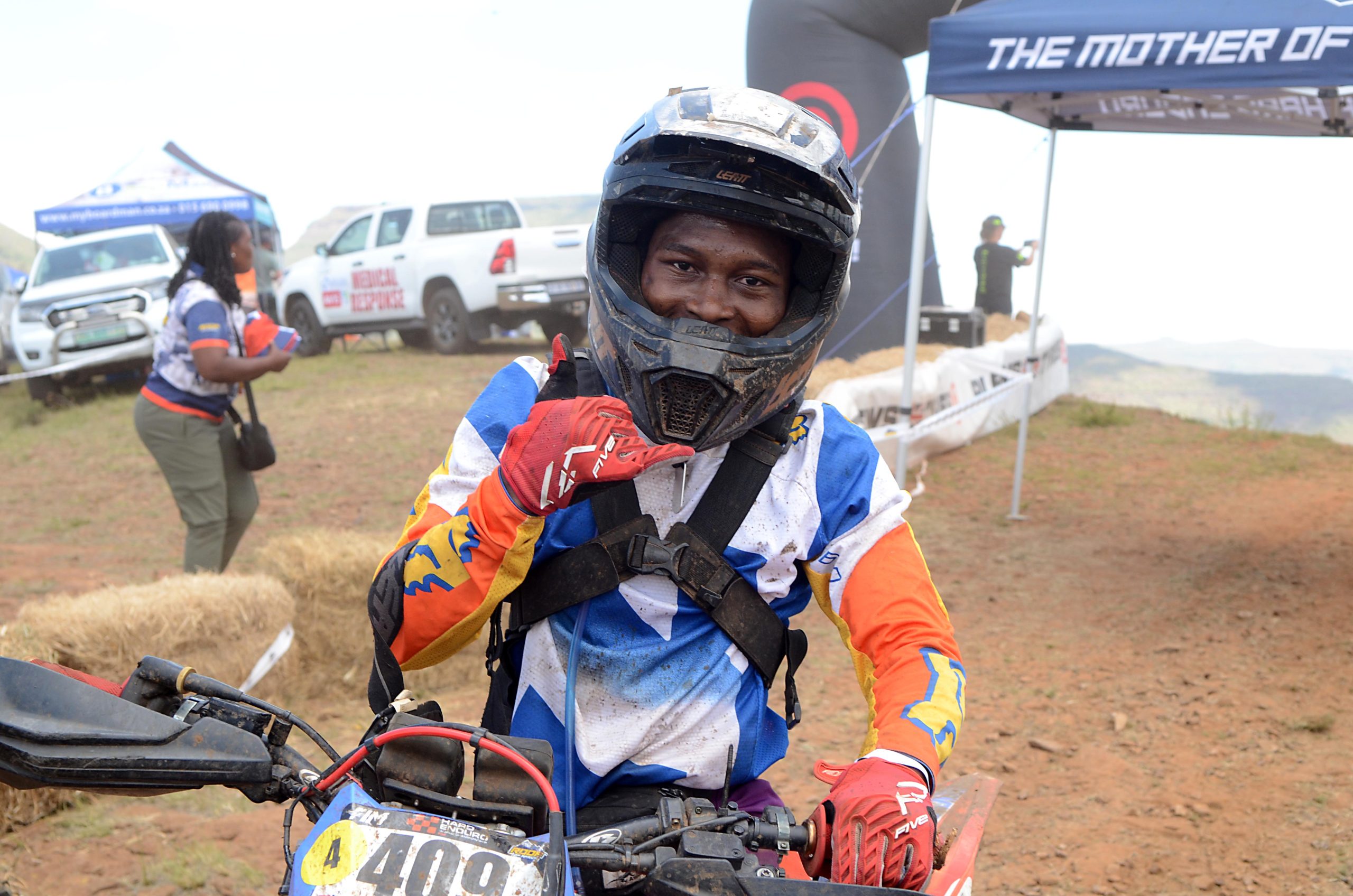 Gary Phege comes into the finish in the Bronze Class